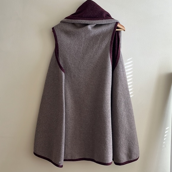 Look Cape Coat - Picture 4 of 4